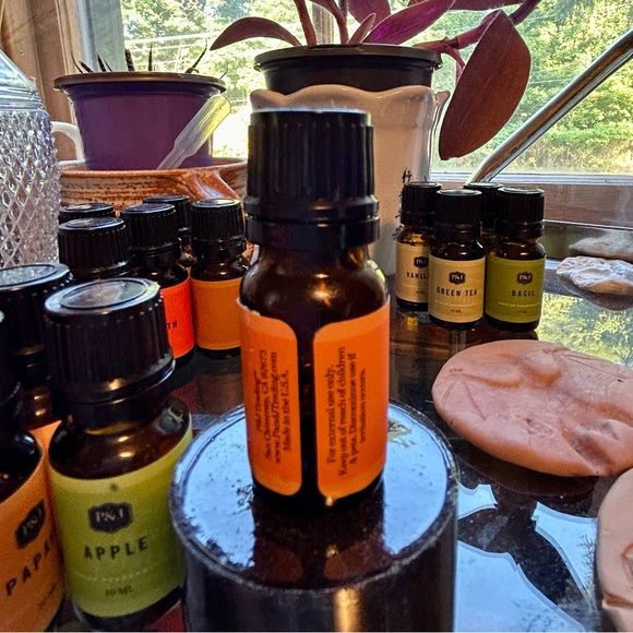 NEW Bundle of four 10 ml fragrance oils from P&J Trading - Picture 2 of 11
